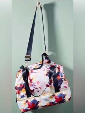 Anthro Floral Canvas Travel Tote Shoulder Strap Included makeup hanging travel🌸💫